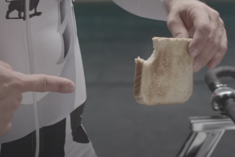 Faire toaster une tranche de pain - puissance à fournir